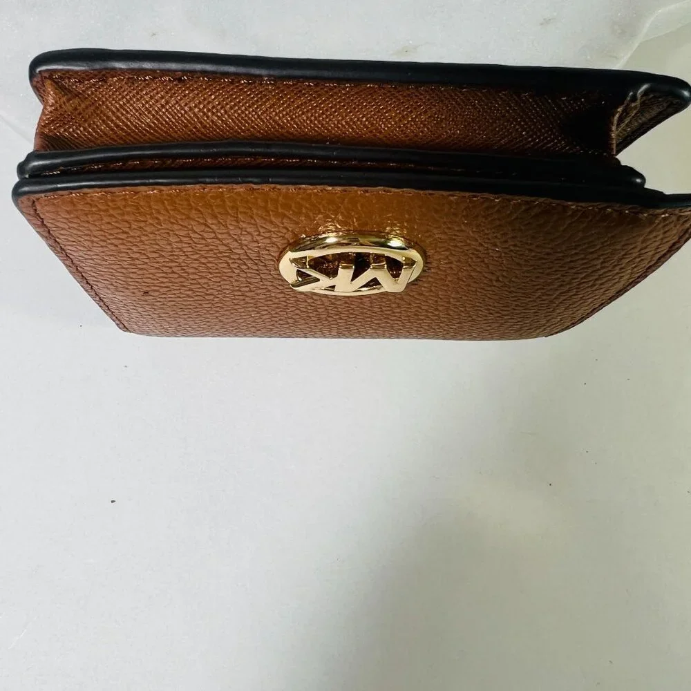 Michael Kors Pebbled Leather Wallet MK Logo Fold‎ overSnap Zip Closure